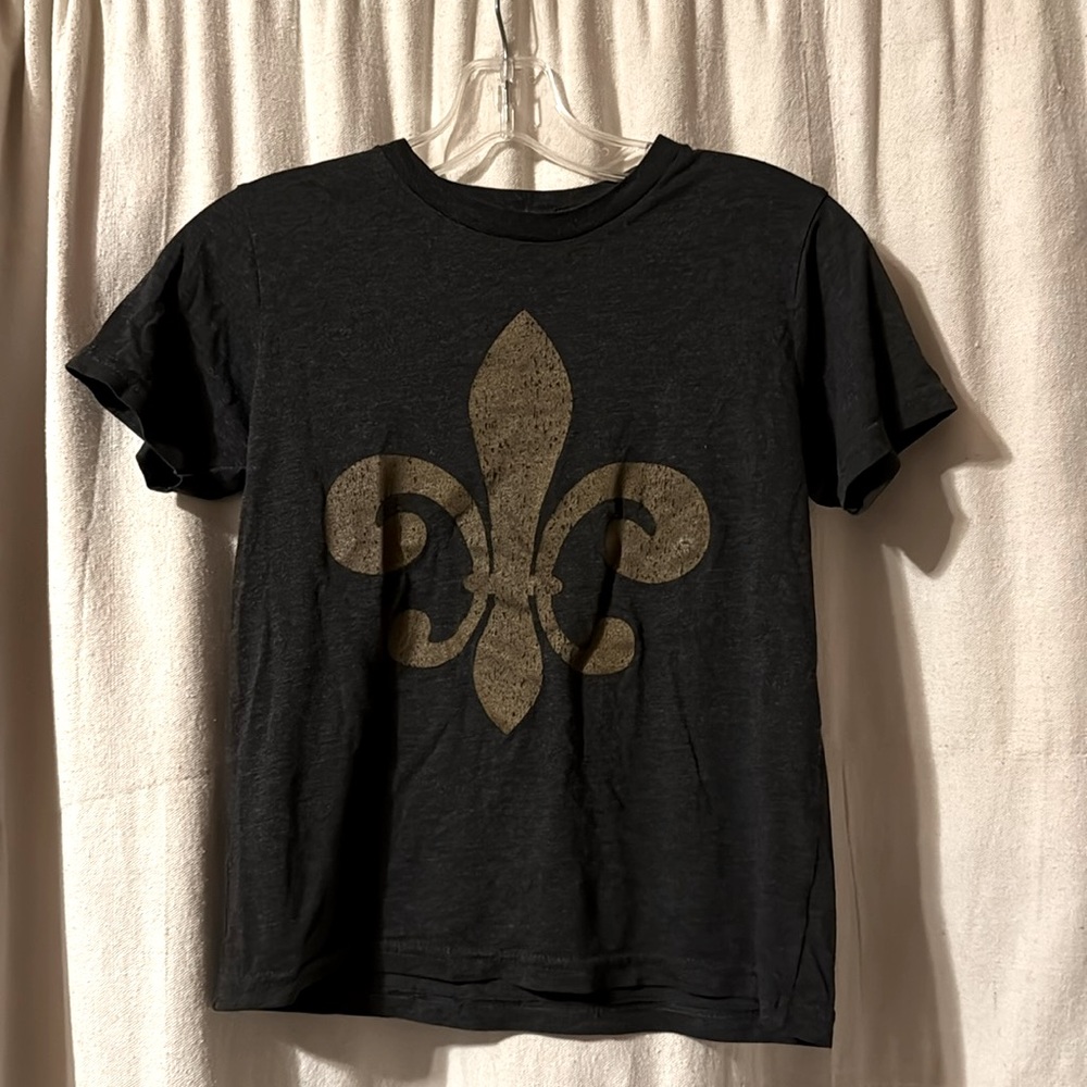 Kids Size M New Orleans saints cotton tshirt - very soft!